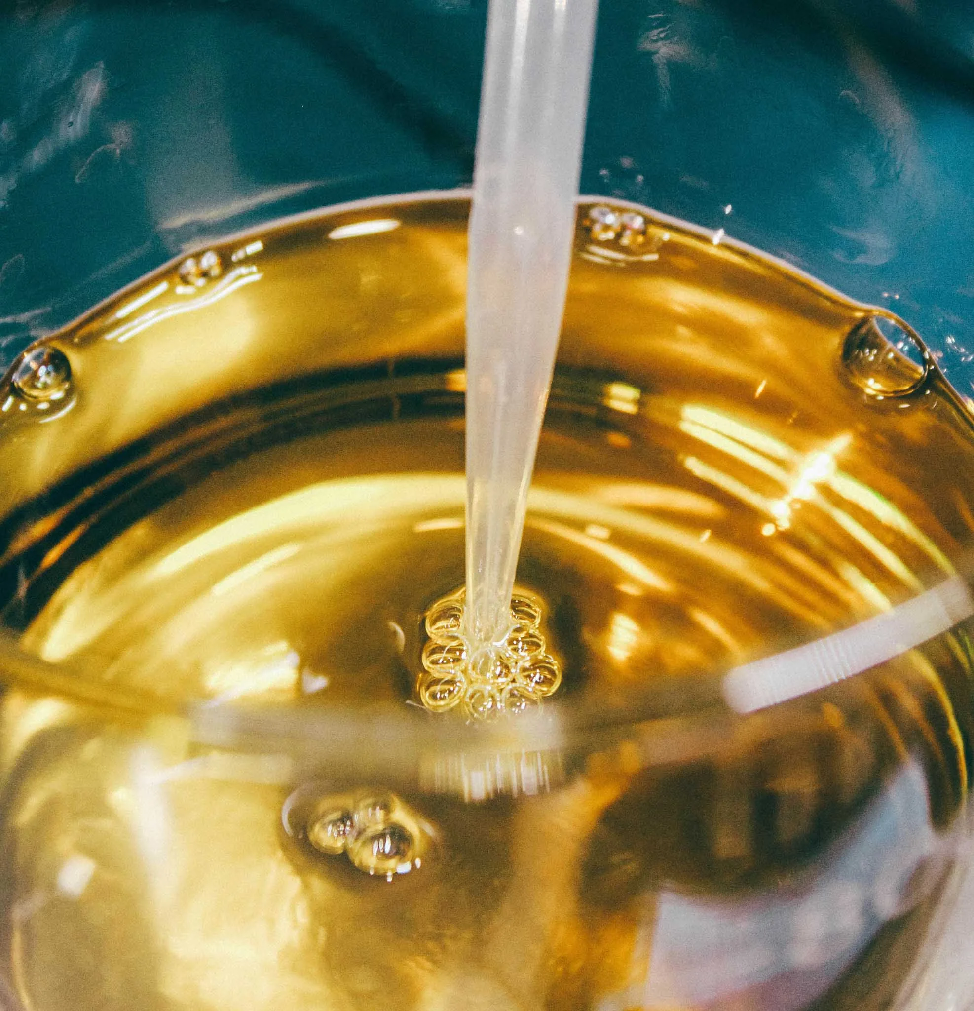 Laboratoire création parfum Paris — Valentin Waterlot